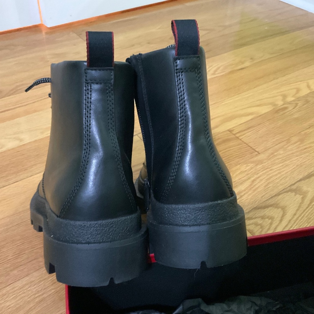 Hugo Boss boots - Picture 5 of 6